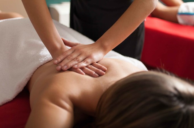 ماساژ کلاسیک یا سوئدی (Swedish massage)