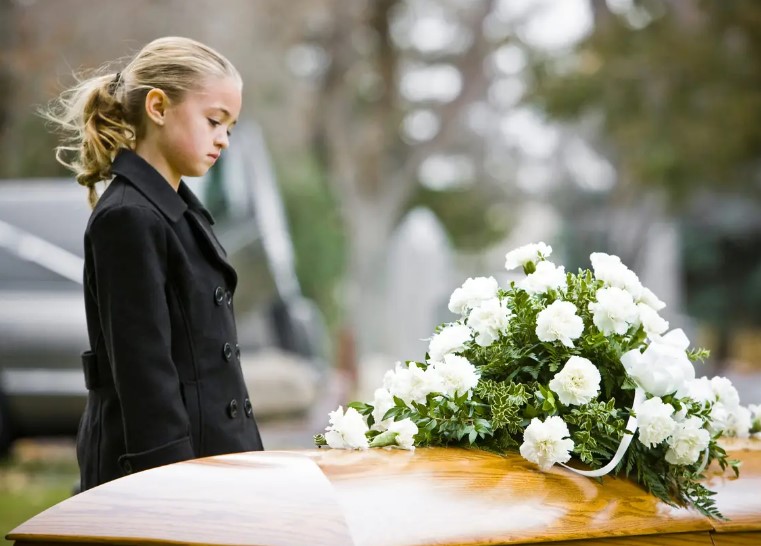 چگونه مفهوم مرگ را برای کودک توضیح دهیم؟