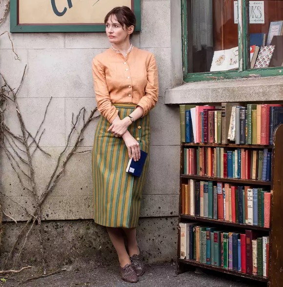 بازیگر امیلی مورتیمر (Emily Mortimer) در فیلم کتابفروشی (The Bookshop -2018). عکس برگرفته از TRANSMISSION FILMS