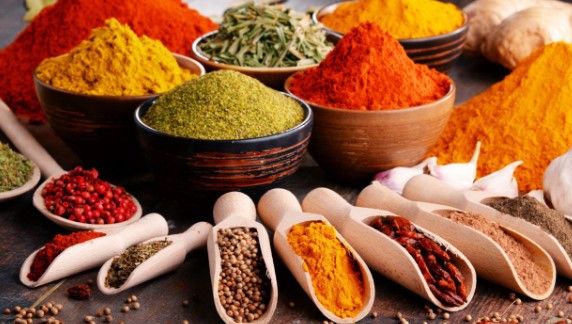 گیاهان معطر و ادویه‌جات (Herbs and spices)