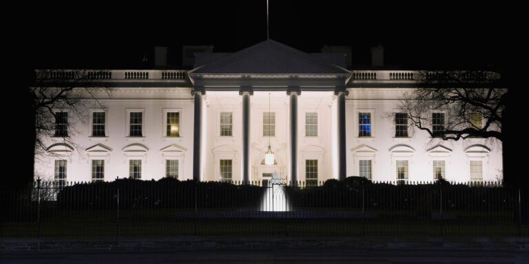 تاریخچه حملات به کاخ سفید