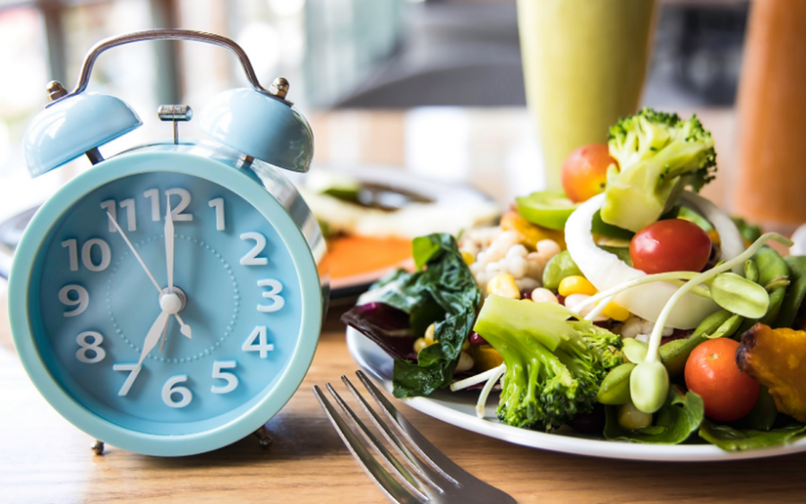 فستینگ بهبود وزن و سلامت با محدود کردن مصرف غذا به ۱۰ ساعت در روز