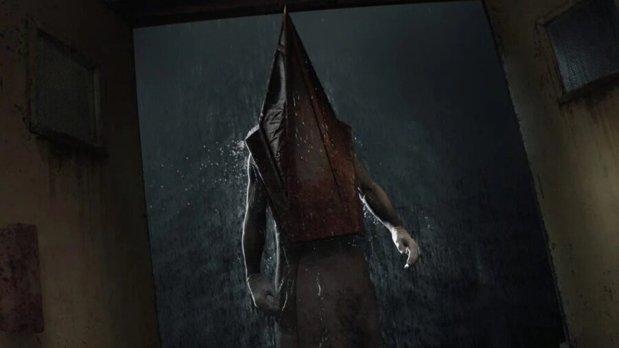 در نسخه بازسازی بازی Silent Hill 2، شخصیت کله هرمی بیشتر مورد توجه قرار می‌گیرد