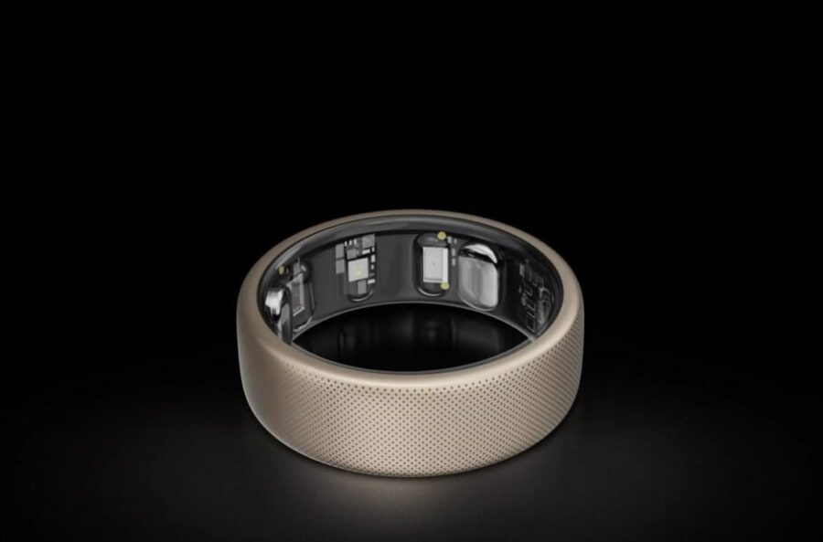 Emisfit از اولین دستگاه هوشمند خود با نام Helio Ring رونمایی کرد.