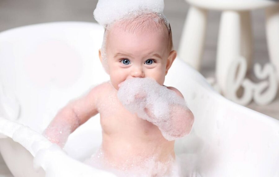 راهنمای حمام کردن نوزاد: چند بار در هفته؟