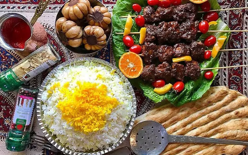 آشنایی با 15 غذای اصیل گیلانی که باید امتحان کنید!