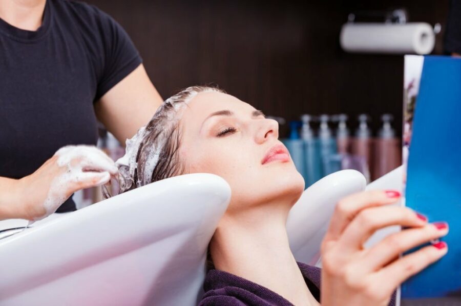 ویژگی های یک دوره احیا و مراقبت از مو خوب چیست؟
