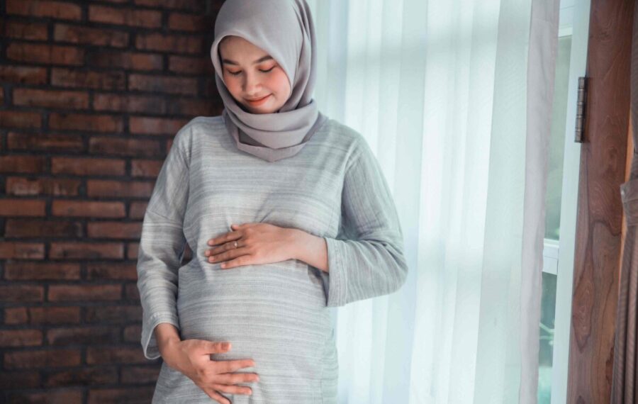 روزه‌داری در بارداری و شیردهی: نظرات پزشکان