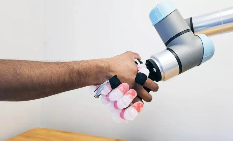 آینده پروتزها، دست بیونیک «می‌داند» که چه چیزی را لمس می‌کند