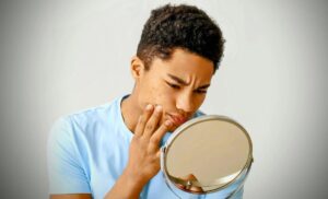 باکتری‌های نوجوان؛ کلید جلوگیری از آکنه