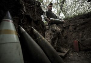 حملات گسترده روسیه در دو جبهه اوکراین پیش از پاییز