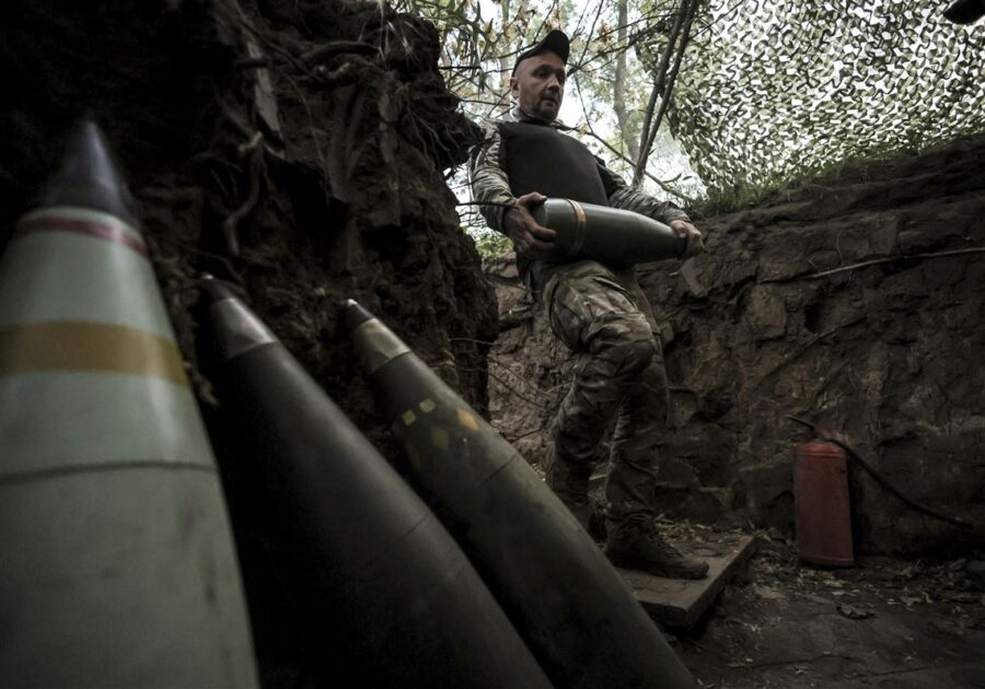 حملات گسترده روسیه در دو جبهه اوکراین پیش از پاییز