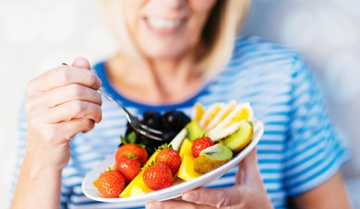 دو میوه شگفت‌انگیز، دشمن سرطان و نجات‌بخش روده!