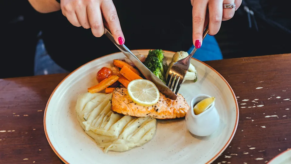 کارشناسان می‌گویند خوردن غذاها به این ترتیب می‌تواند به کاهش وزن و قند خون کمک کند