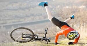 چگونه پوشاک مناسب دوچرخه‌سواری باعث افزایش راندمان و جلوگیری از آسیب می‌شود؟