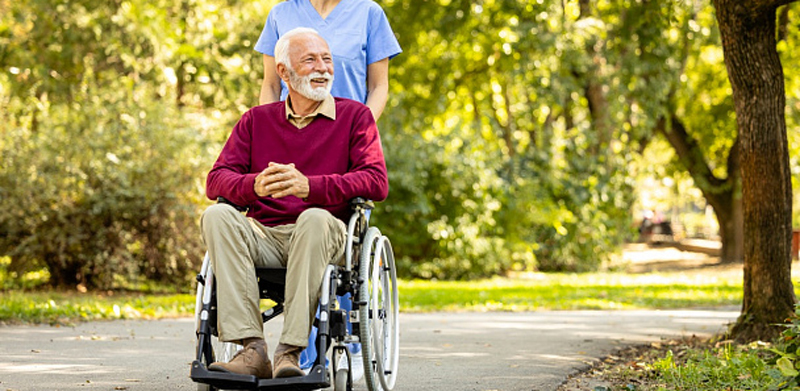 ایران و چین تعهد به توسعه همکاری گسترده مراقبت از سالمندان جهانی