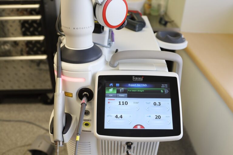 همزمان لیفت، جوانسازی و پاکسازی پوست با فوتونا