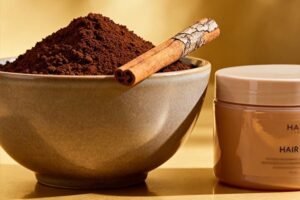 تغییر چهره پاییزی با مواد طبیعی؛ سیر تا پیاز رنگ کردن مو با قهوه و دارچین