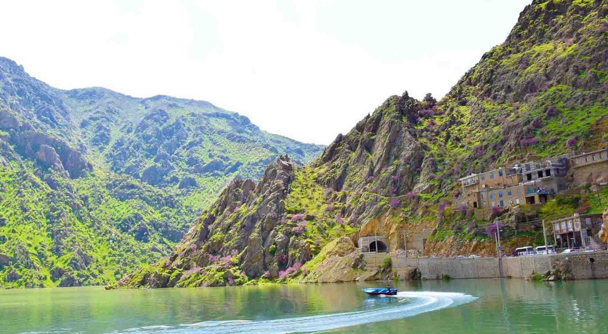 ۱۰ روستای پلکانی ایران؛ شاهکارهای معماری سنتی در دل طبیعت