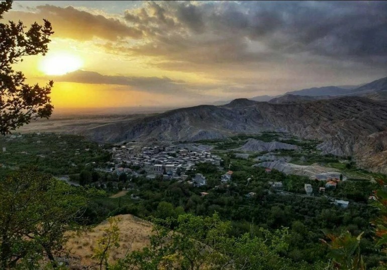 ۱۰ روستای پلکانی ایران؛ شاهکارهای معماری سنتی در دل طبیعت