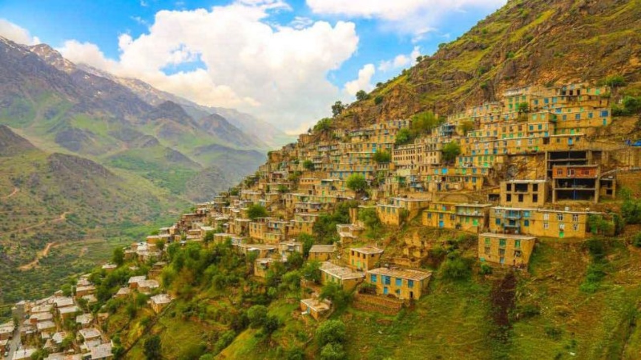 ۱۰ روستای پلکانی ایران؛ شاهکارهای معماری سنتی در دل طبیعت