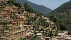 ۱۰ روستای پلکانی ایران؛ شاهکارهای معماری سنتی در دل طبیعت