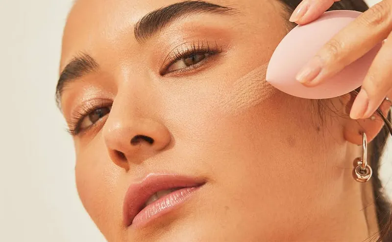 راهنمای آرایش صورت: اول ضد آفتاب یا کرم پودر؟