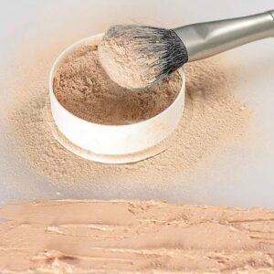 برای جلوگیری از عرق کردن زیر کرم پودر چه محصولی بزنیم؟